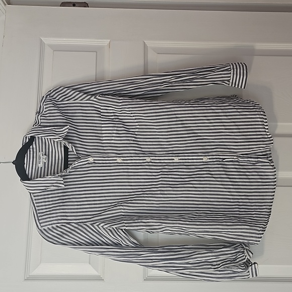 Super light and thin old navy striped button-down - Picture 1 of 8